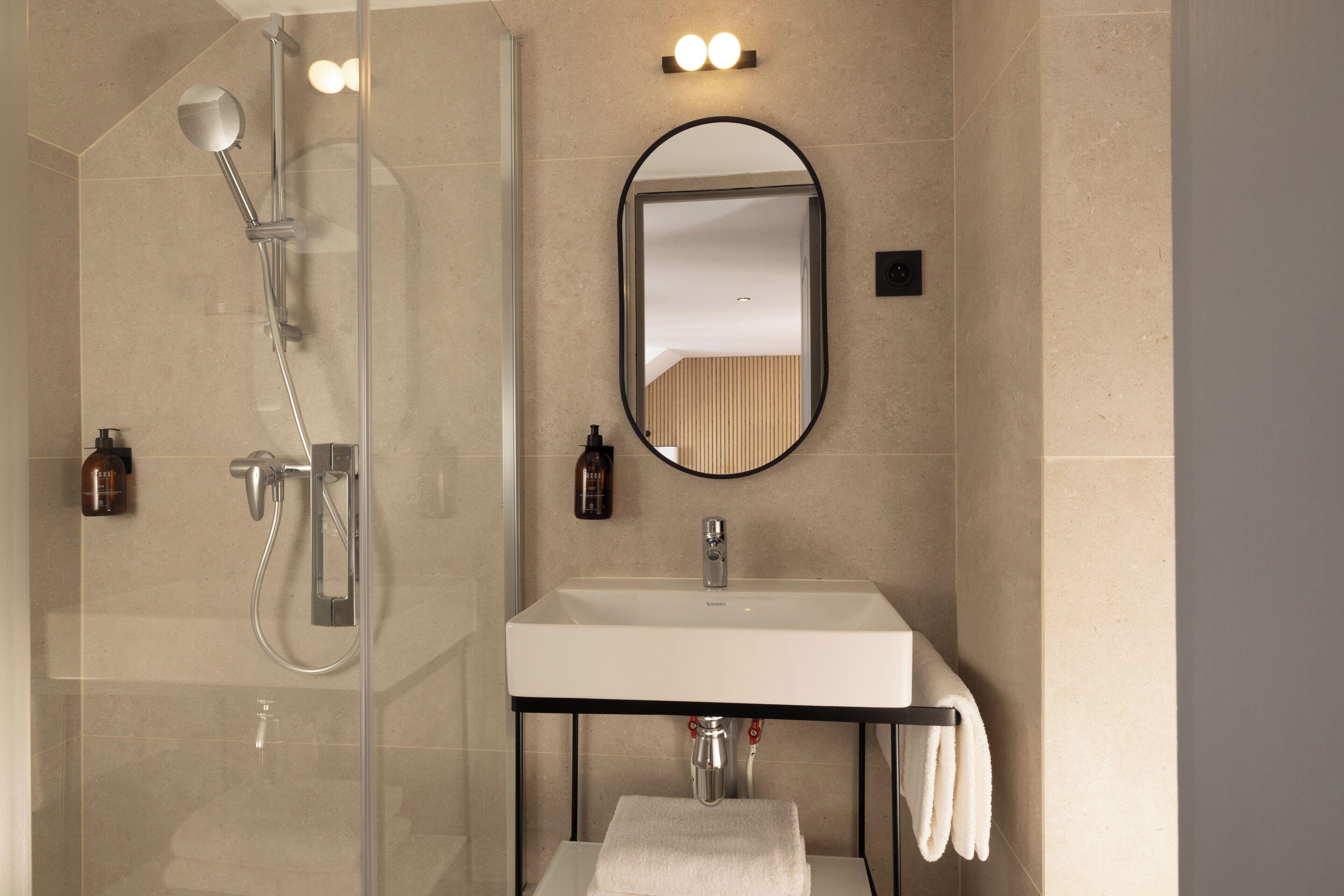 Korner Opera Hotel 3*